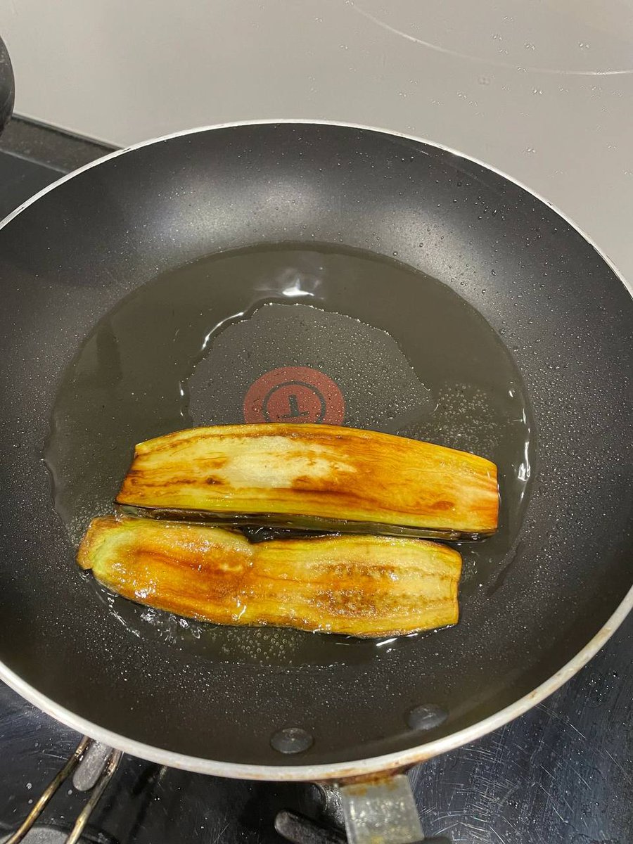 cha_uga's tweet photo. Do it yourself, feed yourself! https://t.co/2ToHH1QCUz