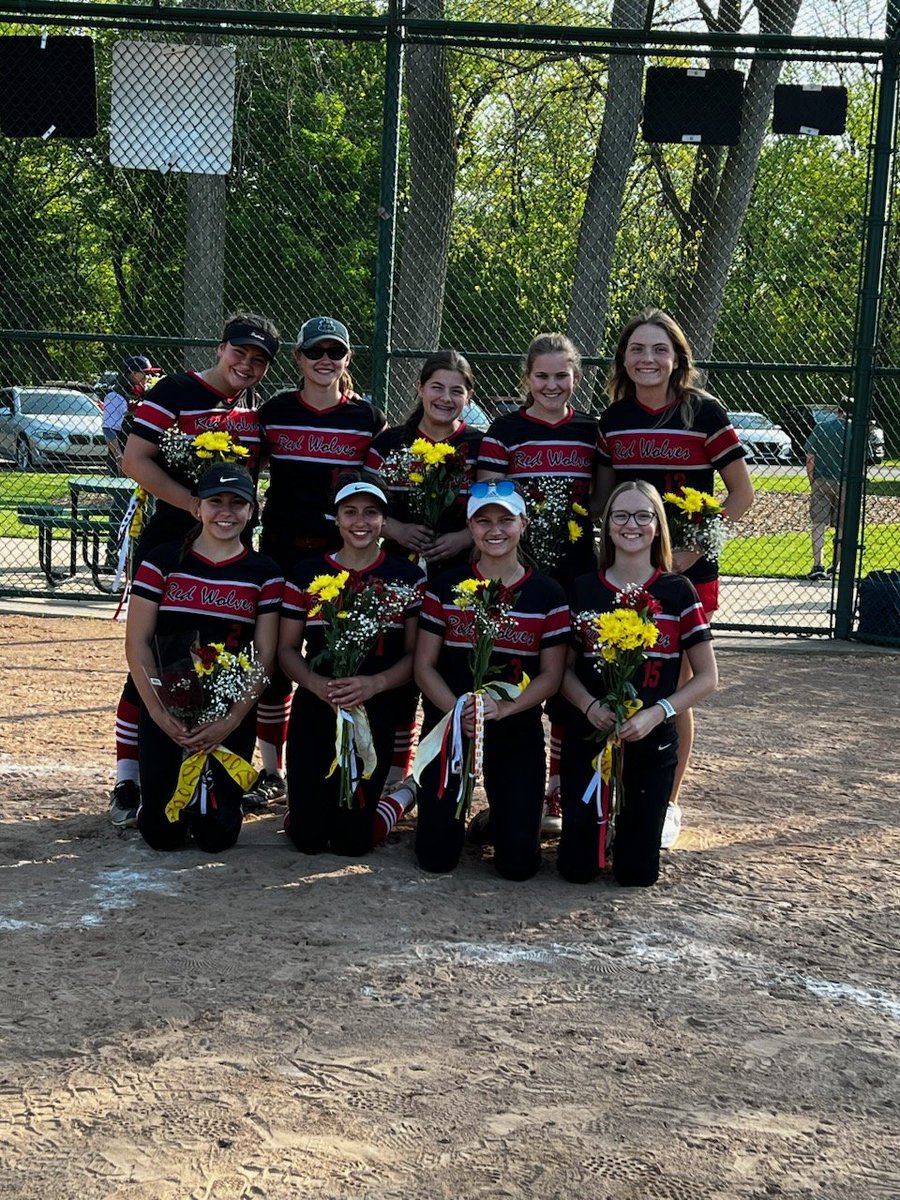 An incredible Senior Night! A great win, great gifts, incredible food, lots of laughs and tears! Thank you to these 9 Seniors and their families!!
Tess Conroy
Kayla Vallee
Bella Williams
Natalie Mischak
Tessa Studniarz
Sierra Wise
Alize Reyes
Maddie Hepburn
Gianna Grattino