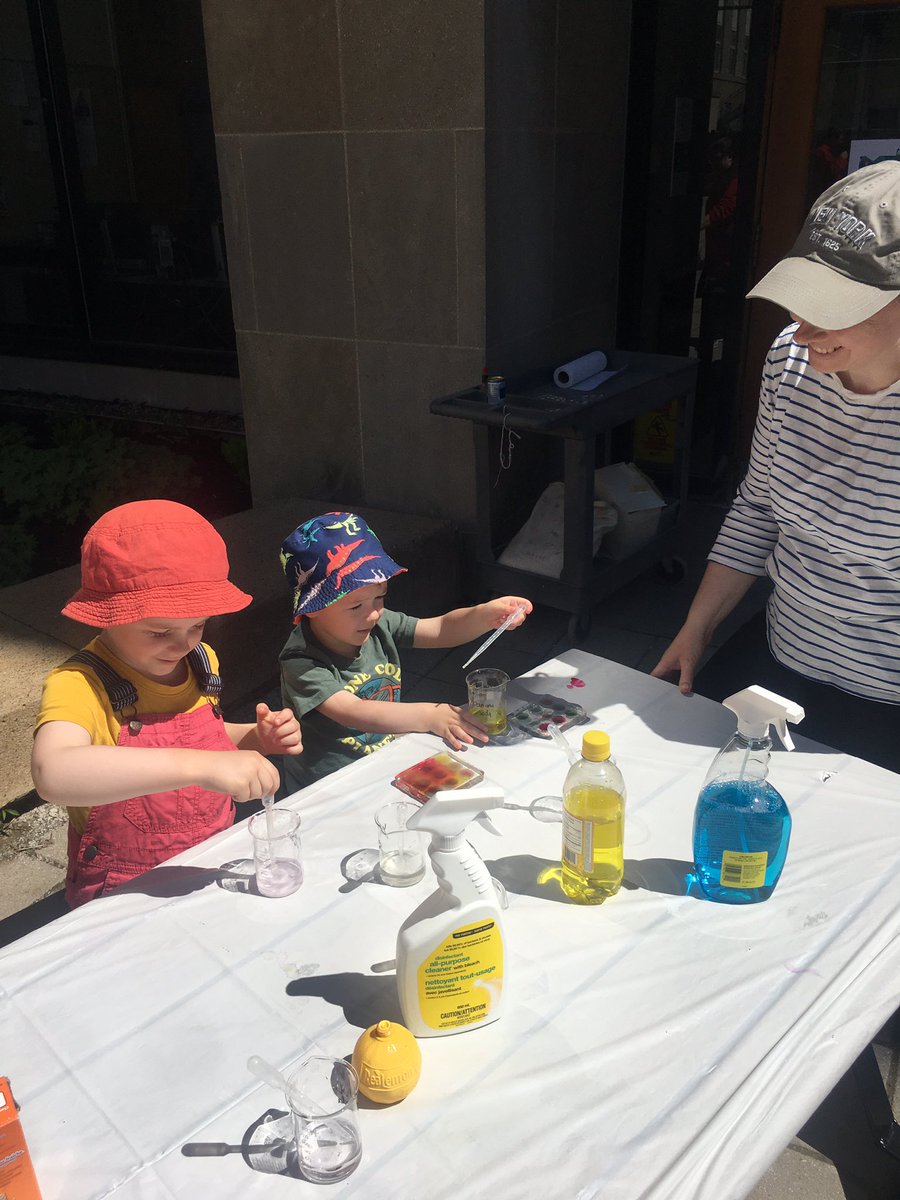 Nous avons amusés au soleil lors de l'événement <a href="/24hdescience/">24 heures de science</a> 🌈 🌸🍦🌞

Merci à tous pour votre participation, à l'année prochaine ! 👋 
———————-
Fun in the sun at this year’s <a href="/24hdescience/">24 heures de science</a> event 🌈 🌸🍦🌞 

Thank you all for attending, see you next year! 👋