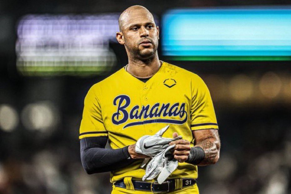 PlayoffTanaka_'s tweet photo. Breaking: The Savanah Bananas have acquired Yankees OF Aaron Hicks in return for a crate of bananas. This is why he was removed from tonight’s game. https://t.co/P5yWQiAUDq