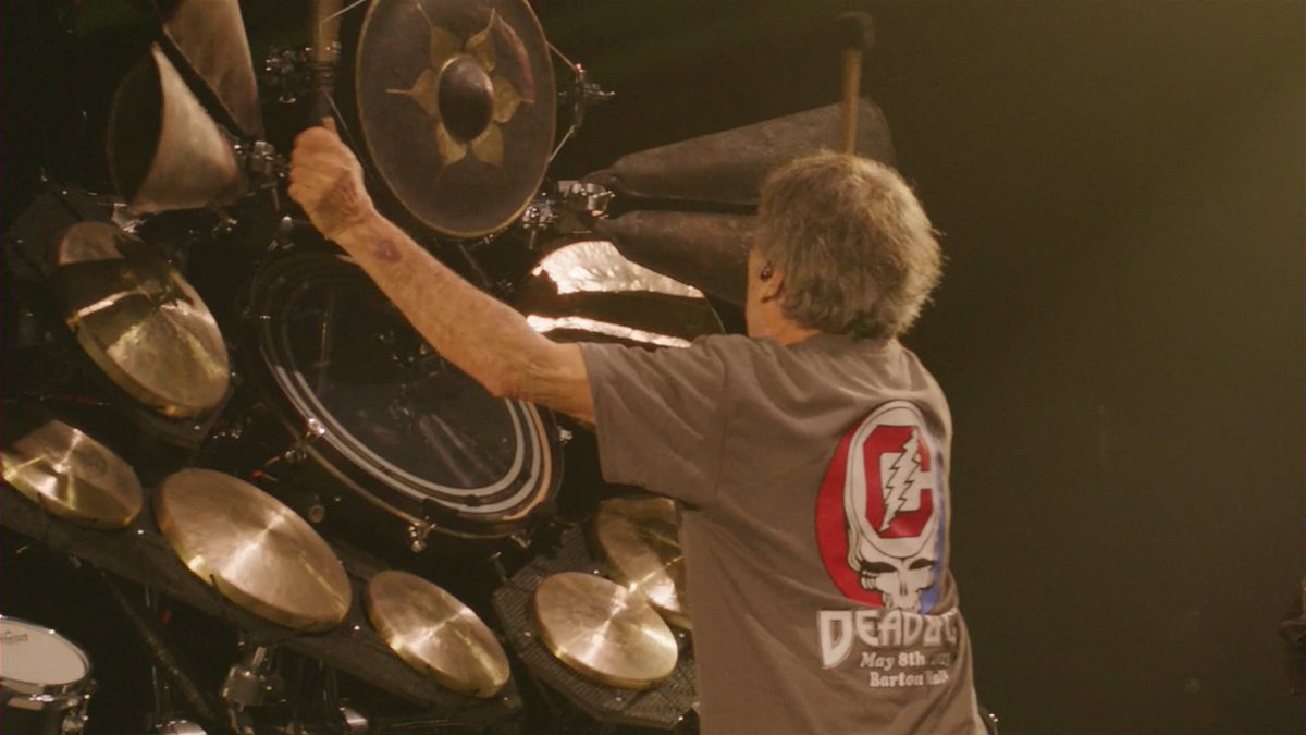 ZeroGBadillion's tweet photo. @GratefulDeadSub @BobWeir @Cornell @jayblakesberg @AliveCoverage @mickeyhart @luvrzlane More cowbell! #RhythmDevils #DrumzSpace https://t.co/mjRESaoIfZ