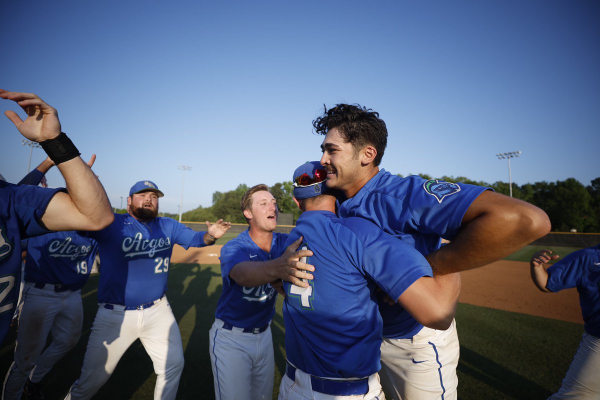 UWF_Baseball tweet picture