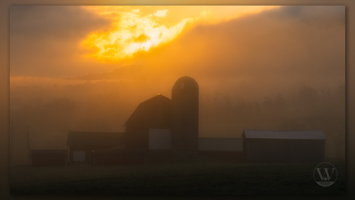 EndlessMtnImage's tweet photo. From icy on my last post, to a fire sunrise morning in Leroy, PA.  

#endlessmountains #ruralphotography #farmphotography #bradfordcountypa #sunrisephotography https://t.co/UijeDxbDXV