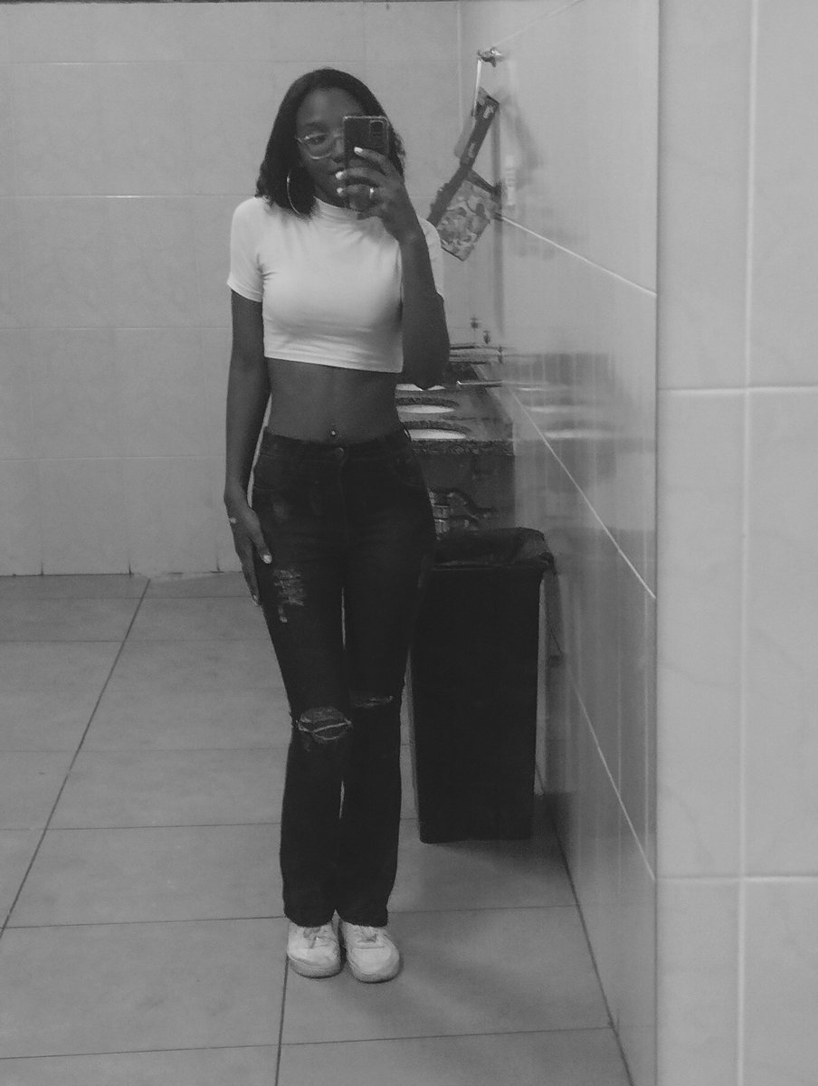 httpthayx's tweet image. te amo calça flare te amo. 🫶🏾