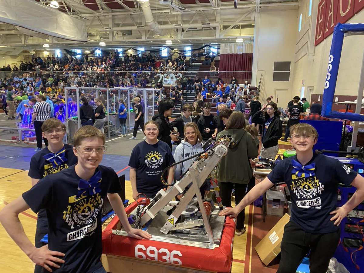 FRC6936's tweet photo. We went to the Ohio State Championship FRC and had such a blast with the alliance captain Steel Stinger Robotics 2603  and alliance partner @LakotaRobotics! https://t.co/XGdowhANy2