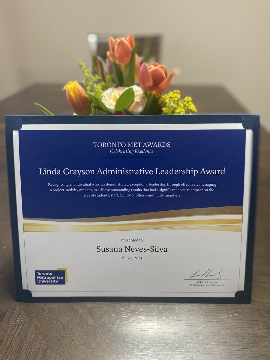 I am honoured to be an award winner amongst many inspiring leaders today at the Toronto Met Awards! Thank you to my team for trusting my leadership and showing up each and everyday to provide the best to our nursing students. Thanks to @prof_melmasri for capturing this moment.