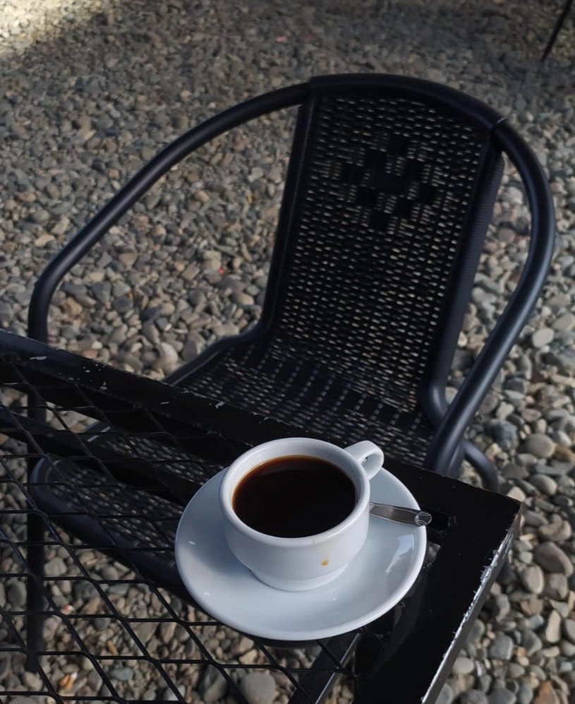 Zianggiyan's tweet image. Setelah rasa ini takut akan balur nista, di agung egomu; biarlah adaku serupa dulu,tanpa mesra jamuanmu.
#sajakkita
#dinihari