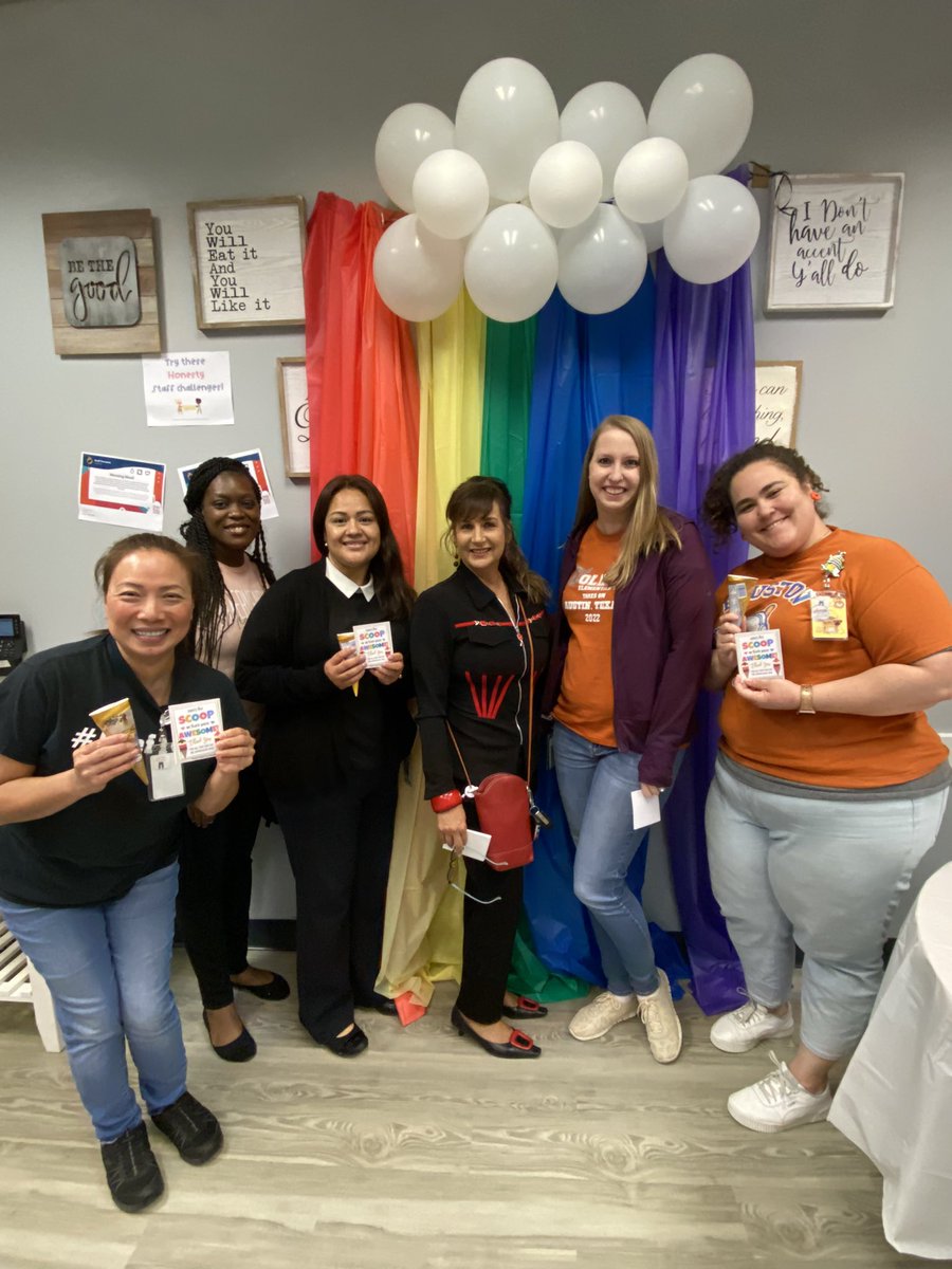 MytraCunningham's tweet photo. Here’s the Scoop, We Think You’re Awesome! 🍦 Thank you Dr. Veloz-Powell for stopping by to celebrate and love on our @ExplorersCol Staff. #AliefIceCreamDay @AliefISD #AliefProud #StaffAppreciationWeek #CAMPCollins https://t.co/vYxCBiYimX