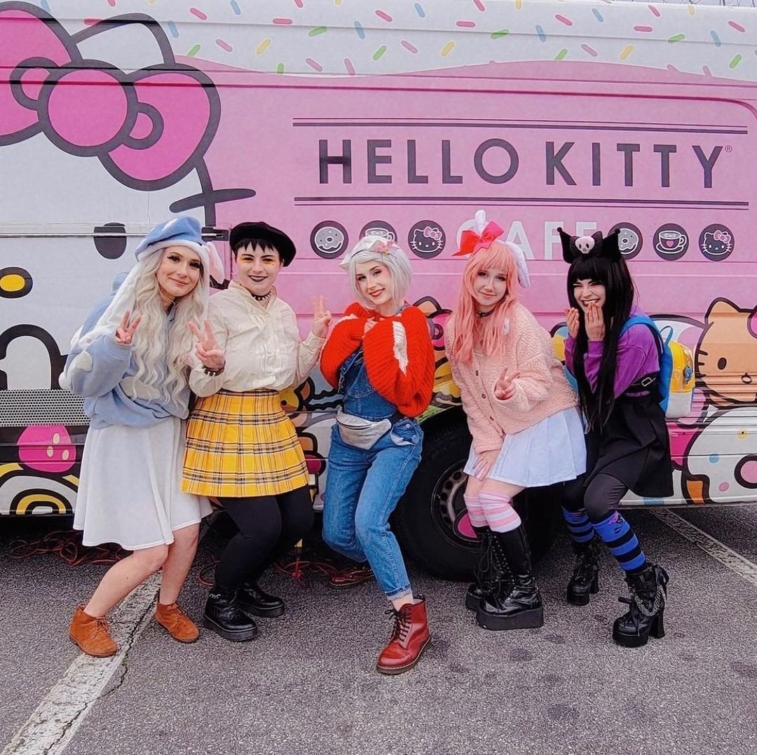 BellevueDotCom's tweet image. Popular fast + furr-ious Hello Kitty Cafe Truck is rolling into Bellevue for the 3rd straight year.
😻 bvue.co/hellokittytruck

The all-pink truck will be at Marketplace at Factoria from 10am-7pm on Saturday 5/27!
 
#hellokitty #hellokittycafe #bvue