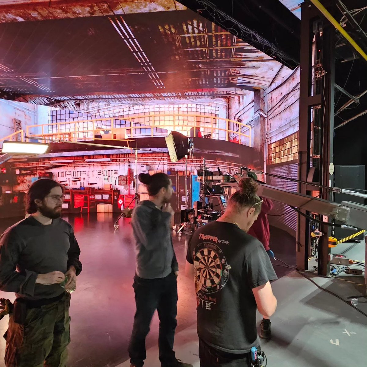 I'm not dead, nor is 22Hertz.