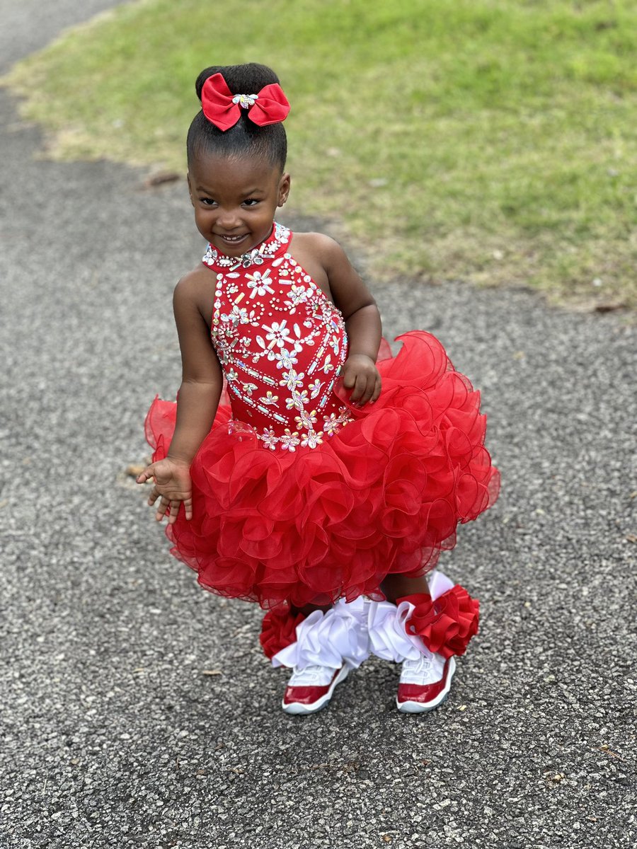 sjunique_'s tweet photo. mama’s pretty princess went to the sneakball this past Saturday 🥰🤍 we did our BIGGGGG ONEEEEEE 🥳🥳 anything for MG 🥰 #sneakerball #kidsprom https://t.co/8PSVlhOHkg