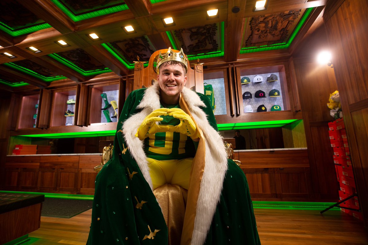 caseykelly1211's tweet photo. Excited to start this new chapter, can’t wait to get to Eugene! 
Let’s Go Ducks !🦆🐥 https://t.co/ACJeWaBfKe