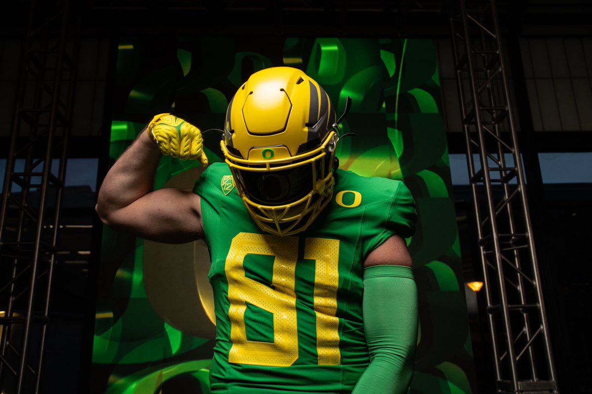 caseykelly1211's tweet photo. Excited to start this new chapter, can’t wait to get to Eugene! 
Let’s Go Ducks !🦆🐥 https://t.co/ACJeWaBfKe