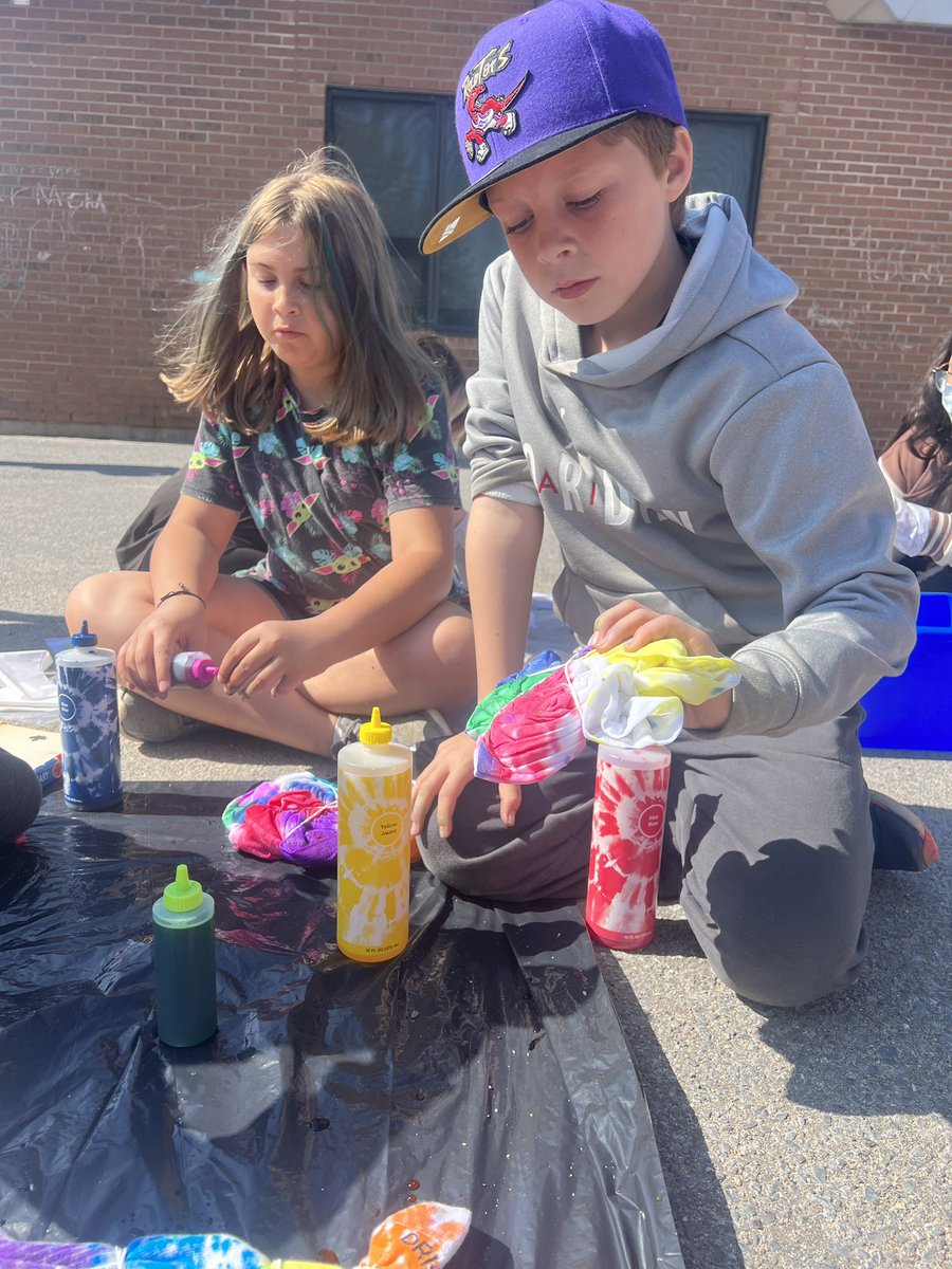 madamegraymason's tweet photo. I am so grateful for my amazing dedicated GSA crew! Today we tie dyed our first batch of Pride shirts that we are making for @CatWoodsES_LDSB @LimestoneDSB #teachpride https://t.co/CTwUaNrzPZ