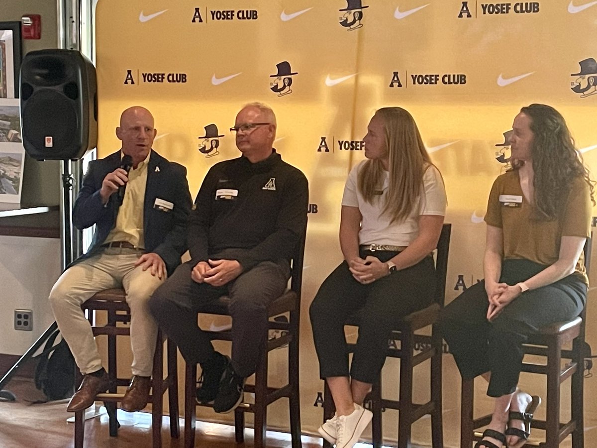 Coach Bentley enjoyed having the chance to talk about App State and @AppWrestling tonight in Hickory!

#ReAchTheSummit #MountaineerSpringTour