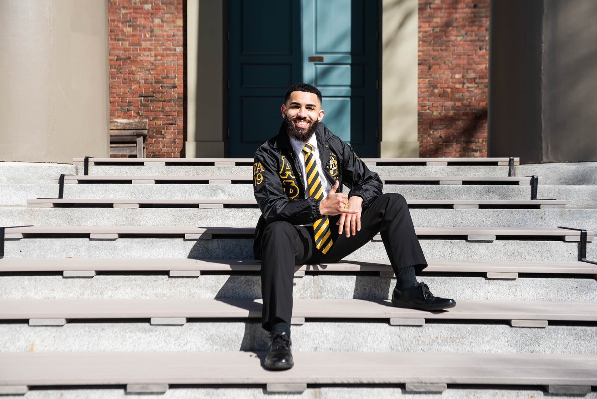 JeanieJ69's tweet photo. During his sophomore year @DrakeJohnson joined #alphaphialpha - the oldest of the #devine9. Notable members include MLK Jr., W. E. B. DuBois, Cornel West &amp; Duke Ellington to name a few. The Rho Nu chapter serves #Harvard #MIT #Tufts #Babson. #1906 #ΑΦΑ #ACE #16daysuntilgraduation https://t.co/3pzSW4Ccgp