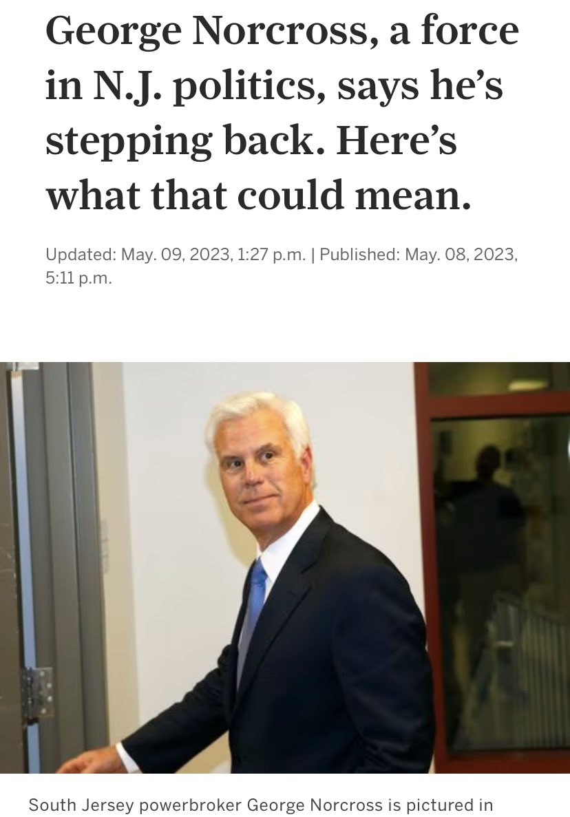 delany_kate's tweet photo. George: “stepping back” from politics
Also George THE EXACT SAME DAY!: time for another $2900 a plate dinner fundraiser for Donnie 🤑🤑
Always George: the laughs on anyone who takes the party boss at his word. 🤥#unplugthemachine https://t.co/EimE93EaZZ