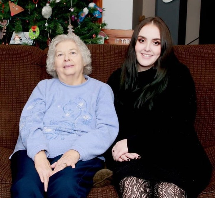 destineediamond's tweet photo. How lucky I was to have known you. I don't know what happens when we die, but I hope wherever you are, you're enjoying a nice cup of black coffee, reading a good book, surrounded by hummingbirds and all of your favorite flowers. I'll miss you and love you forever. https://t.co/6V3gDk4T7o