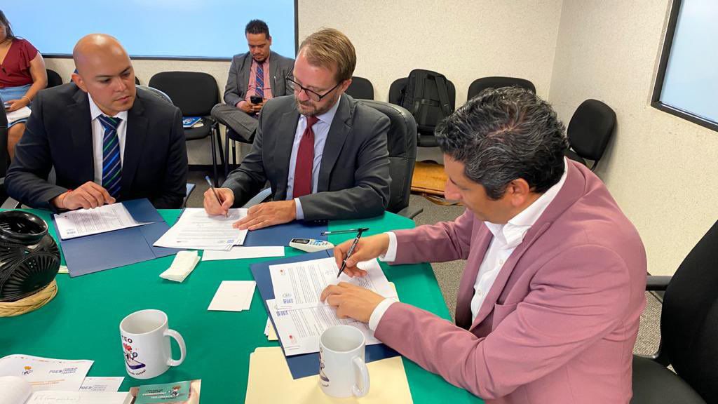 Gracias <a href="/FISCALIA_GobOax/">Fiscalía General</a> por su compromiso con la capacitación y certificación en agentes de Ministerio Público. Juntos y juntas seguimos fortaleciendo el sistema de justicia en Mexico.