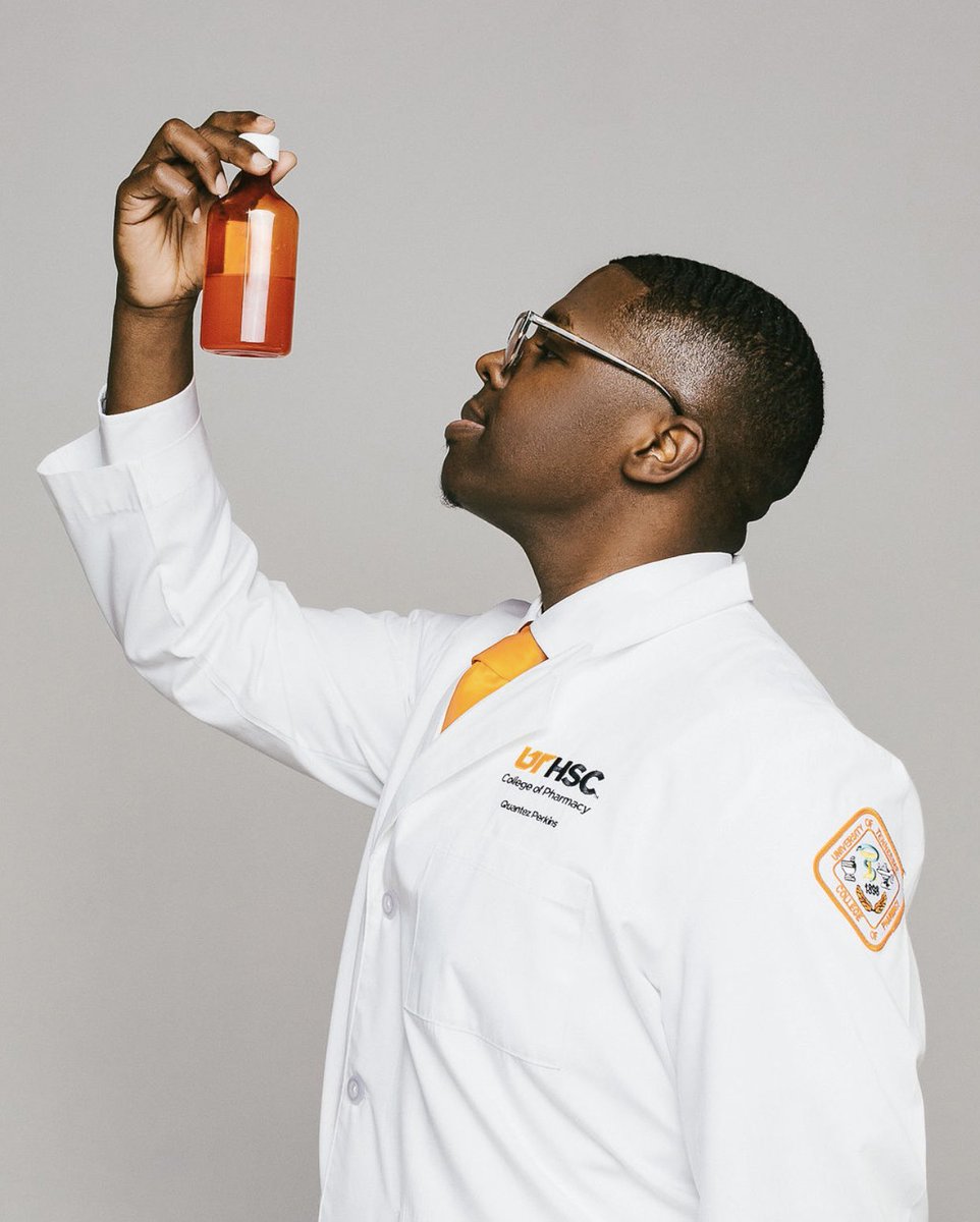 _Quantez_'s tweet image. Crushing up the drugs with the same hands that I’m finna pray with. Call me #DrPerkins when you see me.