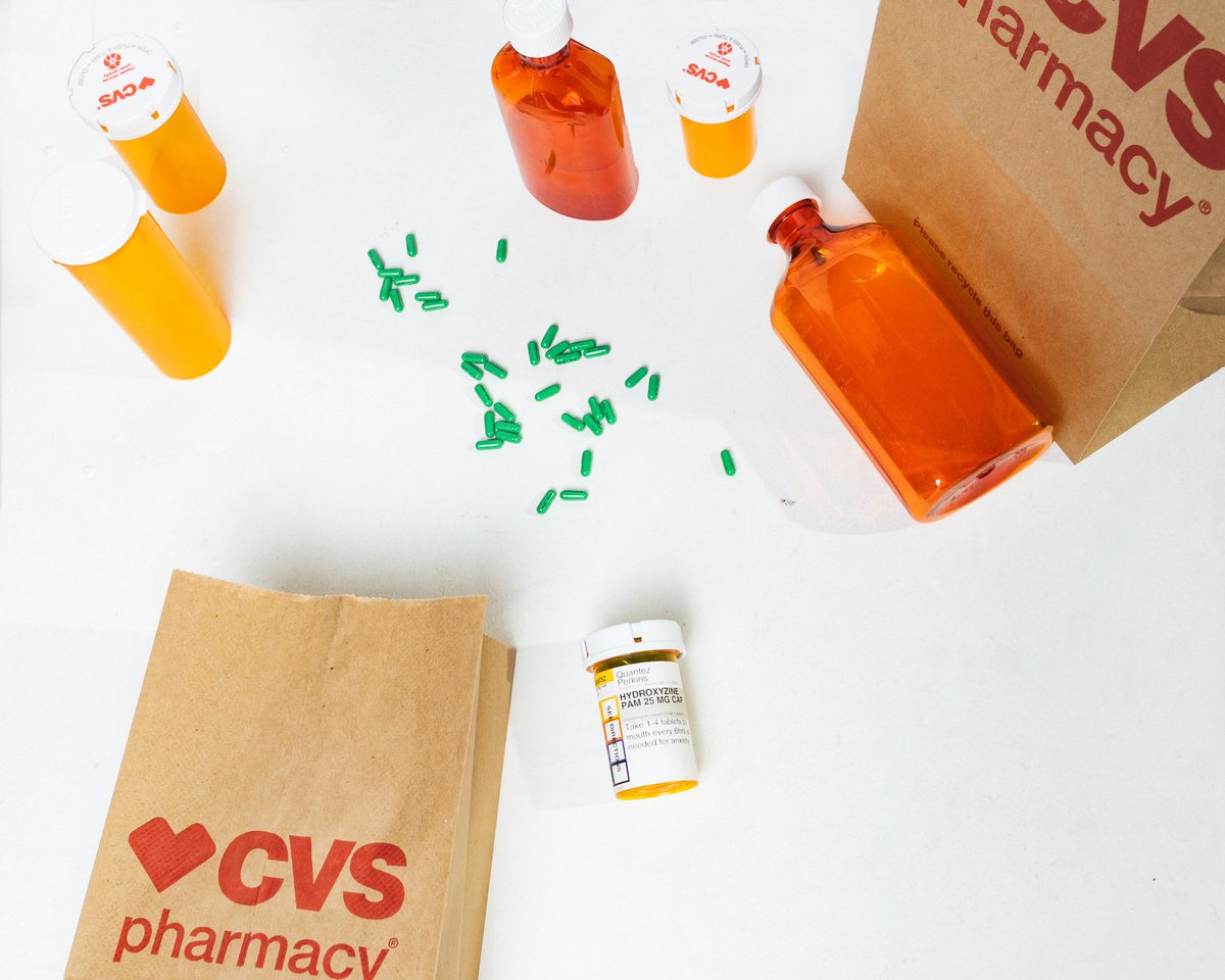 _Quantez_'s tweet image. Crushing up the drugs with the same hands that I’m finna pray with. Call me #DrPerkins when you see me.