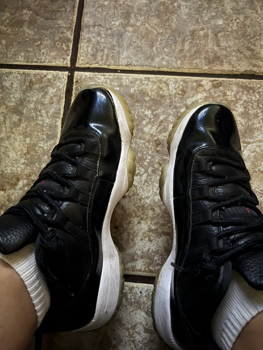 iWreckGfx's tweet photo. @Break111710 72-10 lows , these things came unglued on the left shoe from the toe https://t.co/sS9UarXQzS