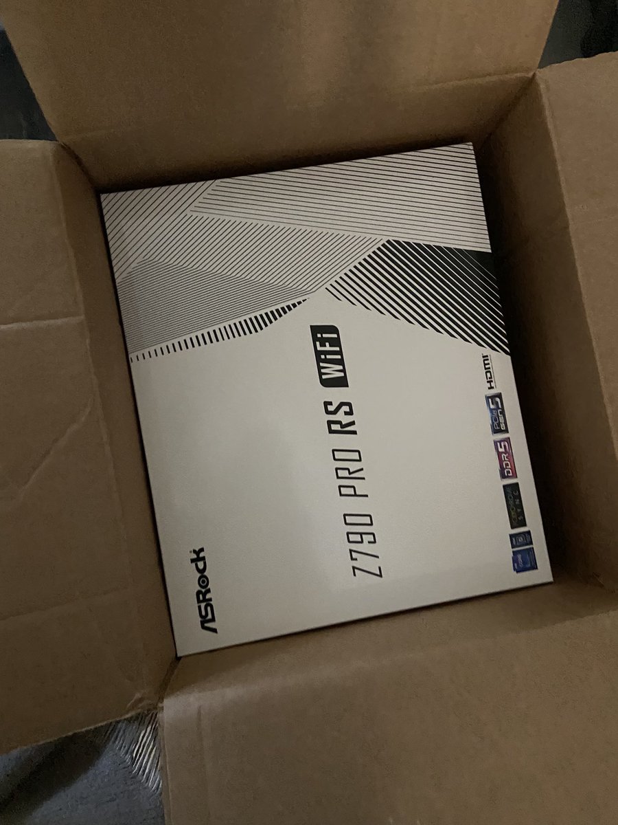 GhoulishCutiee's tweet image. More parts come!! Tomorrow! I’ll be assembling it with  my family when the rest arrives!! LETSSS GOOO! #buildingpc c:
