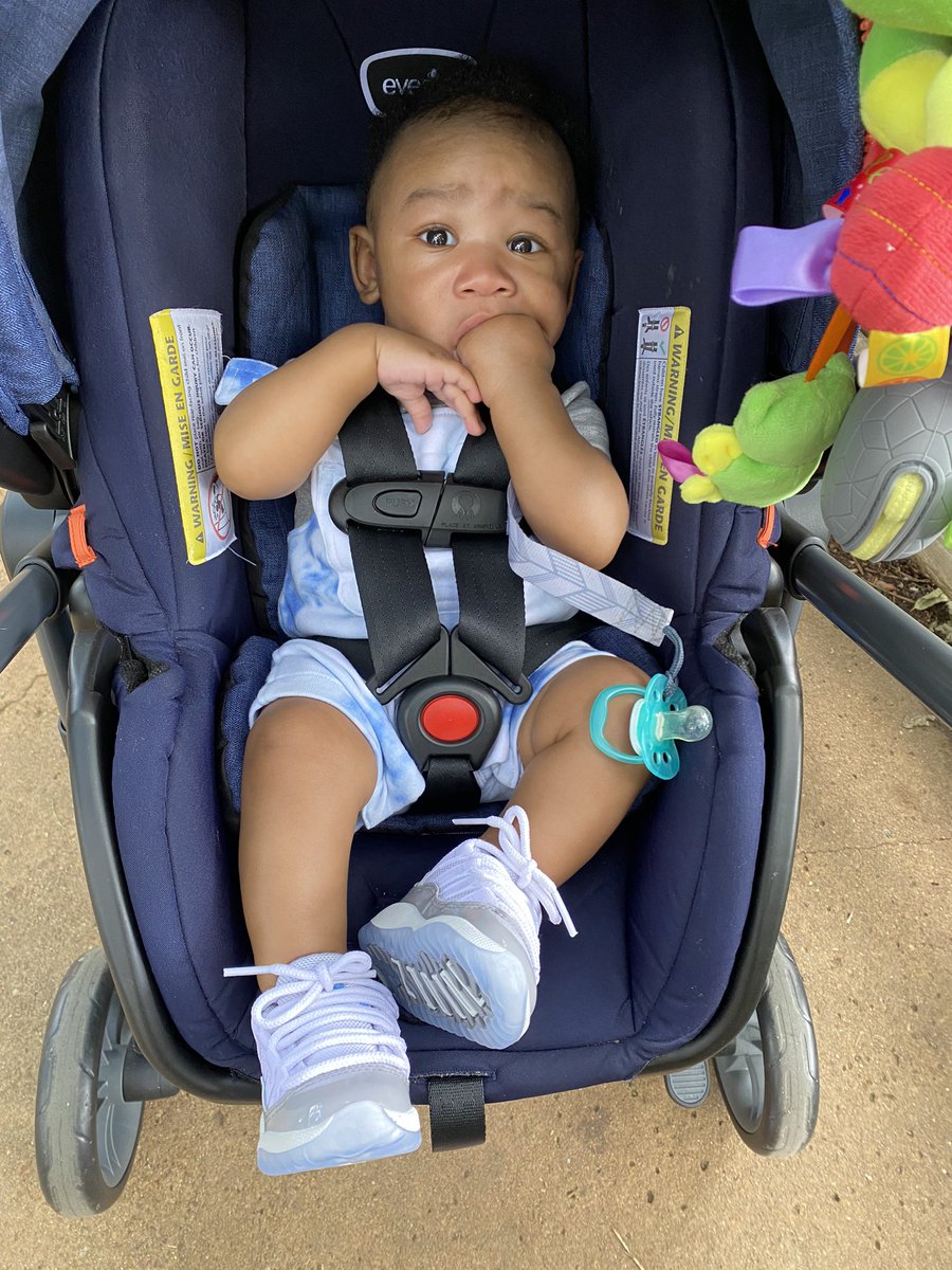 Ashl3yNic0l33's tweet photo. Jordan’s first Zoo day🐒😆 https://t.co/16nYzxIKvT