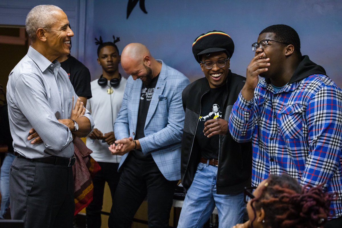 Today I got to hear from @GuitarsOverGuns—one of @MBK_Alliance’s Freedom Summer ‘22 recipients—about how they’re working to support young people on the South Side of Chicago. 

When the Obama Presidential Center opens, it will offer spaces and programming just like this. 

Thanks… https://t.co/V8zC7M5wAV 