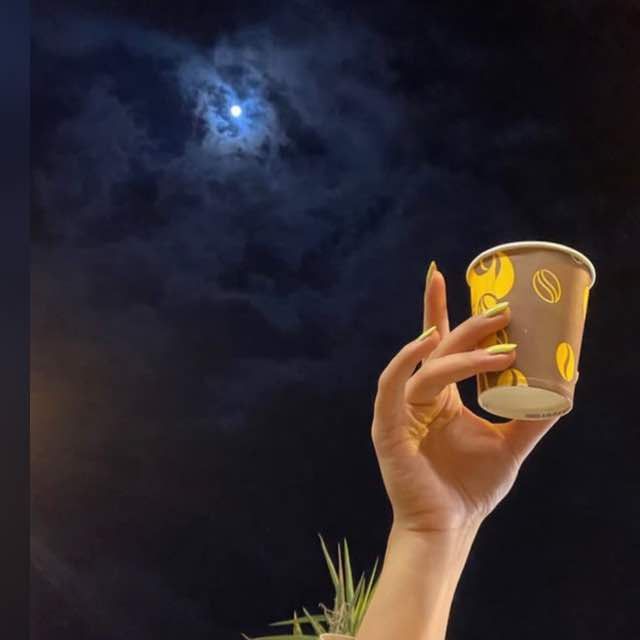 متروك لـ اسْئلْة الحياة الثقيلة
مابين لايمكن وممكن ومدري..

صباح الخير