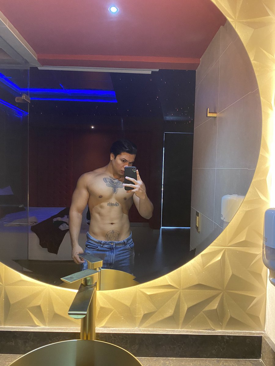DaanRof's tweet photo. Venta de contenido al DM 🔥💦 https://t.co/tC03PtfFZB