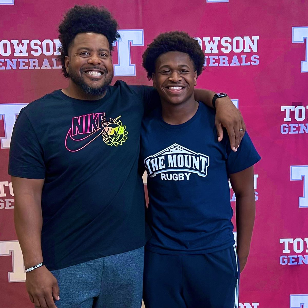 ShamarMo8's tweet photo. My Coaches ❤️Signing off @TowsonHSsports 💯 https://t.co/DcsXPMgnqy