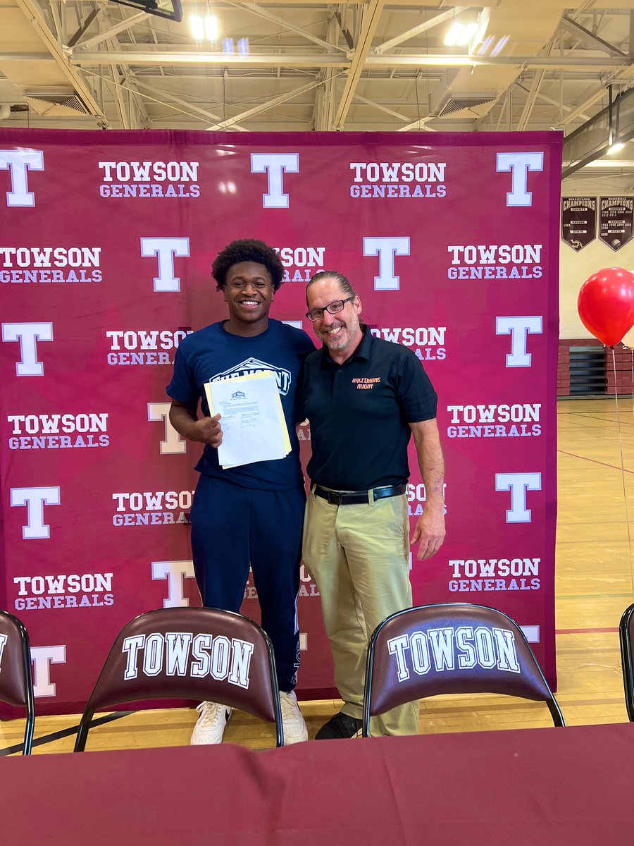 ShamarMo8's tweet photo. My Coaches ❤️Signing off @TowsonHSsports 💯 https://t.co/DcsXPMgnqy