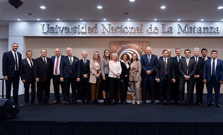 Hoy fue la ceremonia de asunción de las autoridades académicas electas en la <a href="/UNLaMOficial/">Universidad Nacional de La Matanza</a>. Juraron decanos, decanas, vicedecanos y vicedecanas para el período 2023-2027.