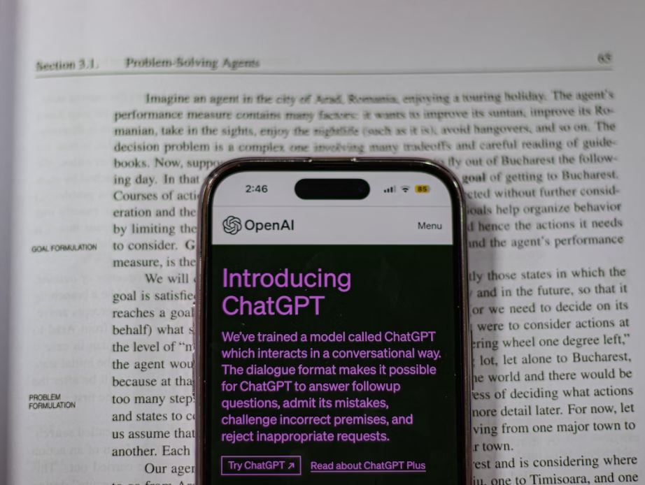 ChatGPT is being hailed as the future, with many people already seeking its advice on life's biggest questions. But you can't trust it to help you plan for retirement. Here's why: loom.ly/YbpeExg #money #wealth #ChatGPT