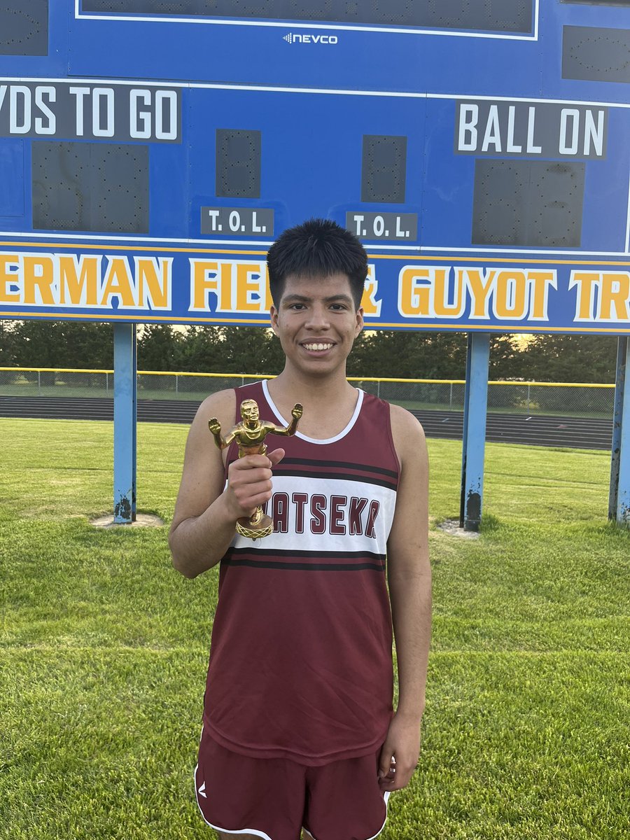 WatsekaTrack's tweet photo. Rolando has a double #prpete in the 100 & 200!! https://t.co/QLiZzPiQNz
