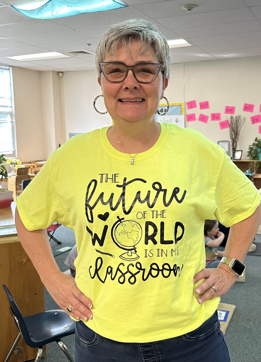 DMQUALLS's tweet photo. We decided to HIGHLIGHT the campus in celebration of Day One of state testing! Neon here.. neon there.. neon clothes, everywhere!
The energy was incredible! ๐๐๐
#MonaviewMoments #MonaviewOnTheMap #loveSCschools #gcsSTRONG #SCReady #ProudPrinciPAL https://t.co/4sWRGAB5Fe
