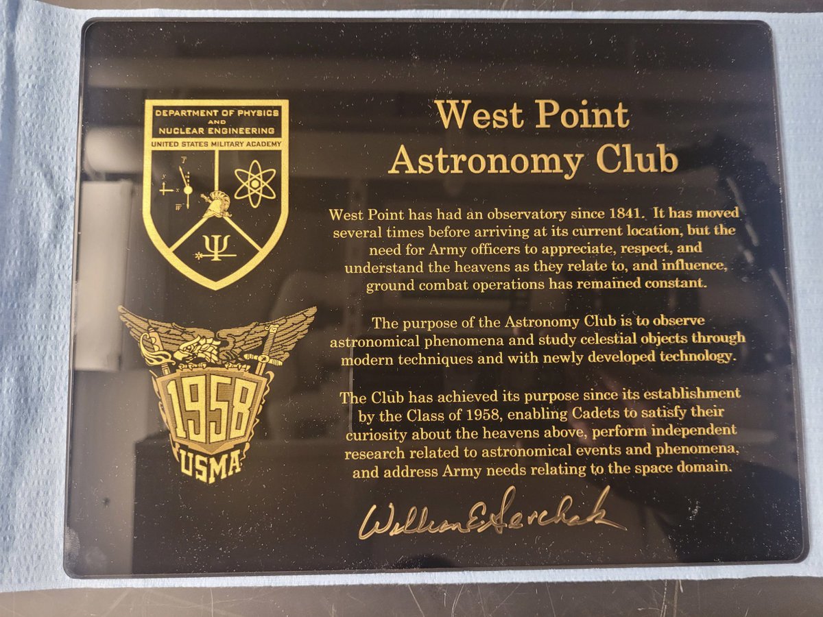 On Saturday COL (R) Serchak (‘58) presented the inaugural award for excellence in Space Science and Astronomy to CDT Jacob Willis(‘23). CDT Willis was recognized for excellence in Space Science and for significant contributions to the Astronomy Club.