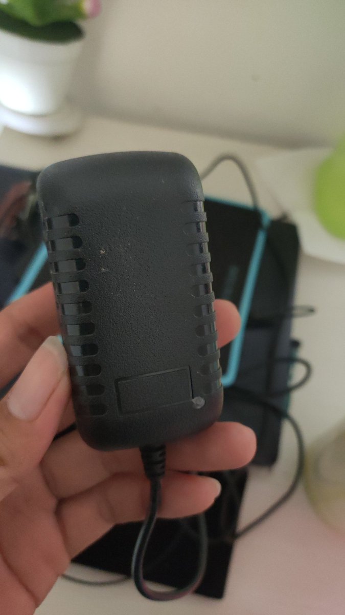 deyusuf15's tweet photo. @FirstMediaCares Adaptor yang mati https://t.co/M985BJFfoZ