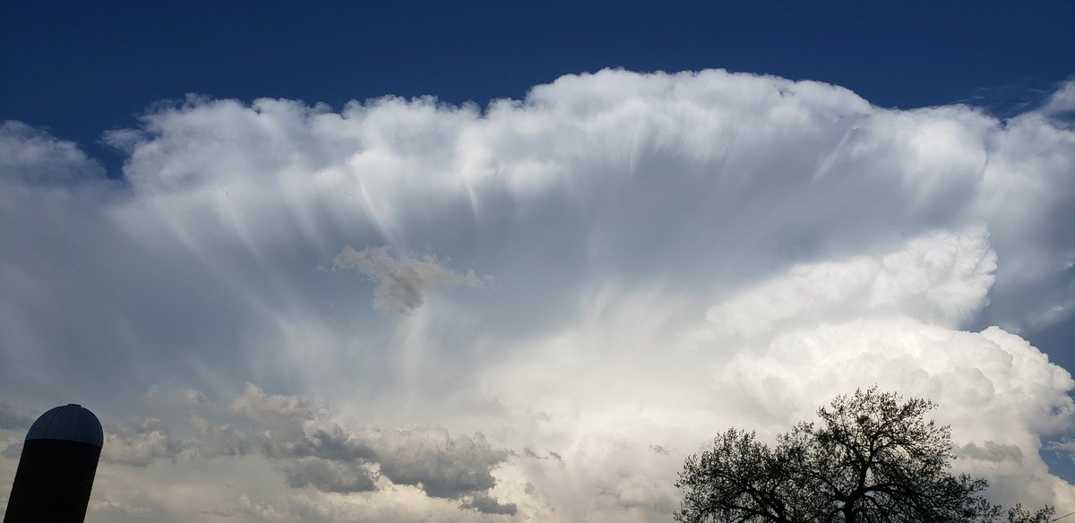 ArvadaEques's tweet photo. Looking East from Arvada Indoor Equestrian Center! #cowx #Weathercloud https://t.co/LEX6r6JQev