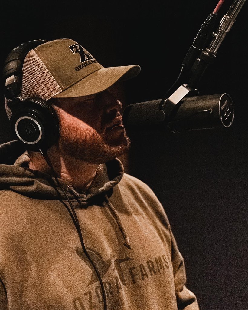 JonTLangston's tweet photo. This team 🤝 These songs. Can’t wait for y’all to hear my new music. Long time coming. Thankful, Glory to God https://t.co/tWfLGz4ibF