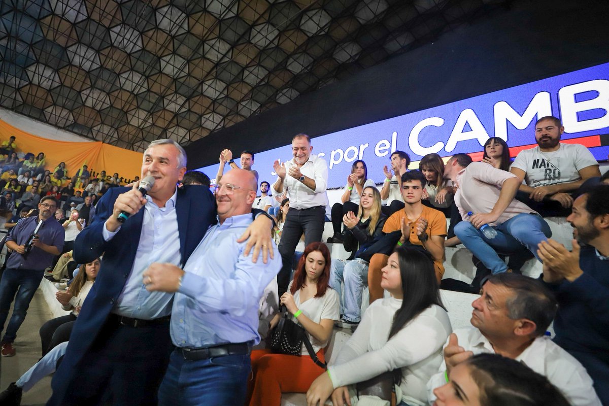 GerardoMorales's tweet photo. Muy contento de estar en la querida provincia de Córdoba acompañando a @ljuez, @marcoscarasso y @rodrigodeloredo, grandes dirigentes que tienen la energía, el coraje y la capacidad para comandar los destinos de esta provincia, que es la expresión más federal de la Argentina. https://t.co/ATqFyLzUaq