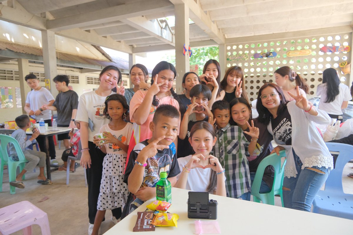 northbridgecam's tweet image. On Sunday morning, a group of students from Grades 9-11 went to provide games, entertainment, sports equipment and refreshments in conjunction with the NGO Enfants D'Asie at a local school, Toul Slaeng on St 173. #Nagas #caringheart #nisc