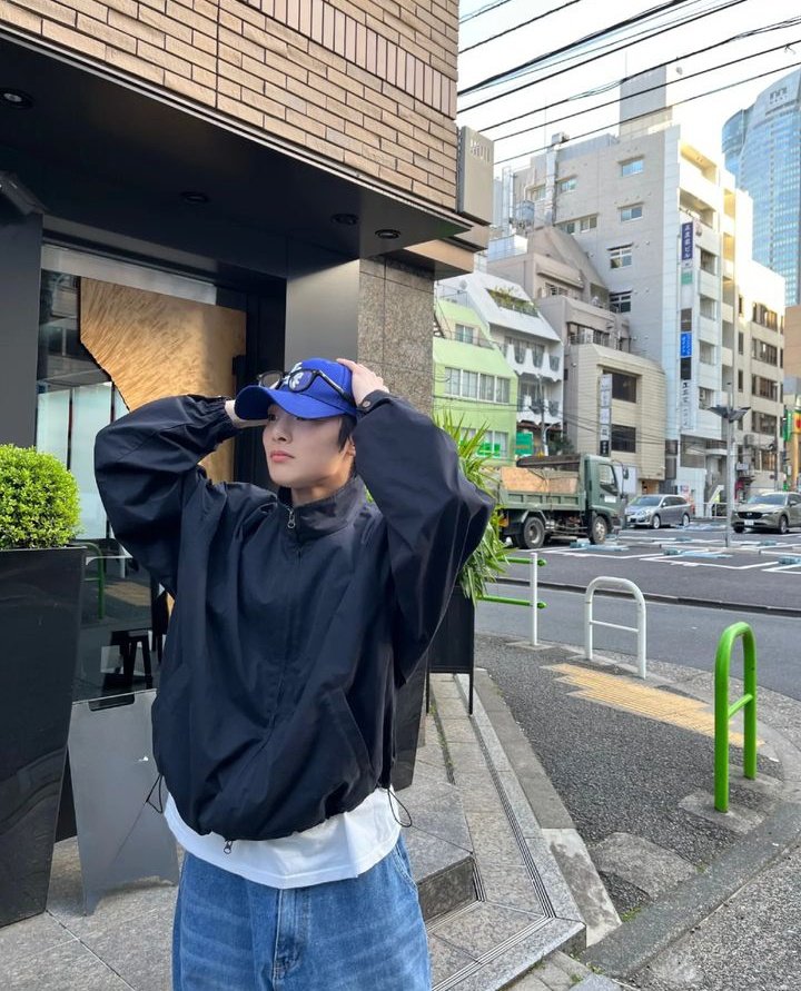 chnmnvlog's tweet photo. hyunin mini au 🔞 delulu.

las fans de hyvn creen que el dueño de una fan acc dedicada a él, es bastante esquizo con todos los tuits delulus que escribe, sin embargo todos y cada uno de ellos son ciertos. https://t.co/w1kMSLTDaX