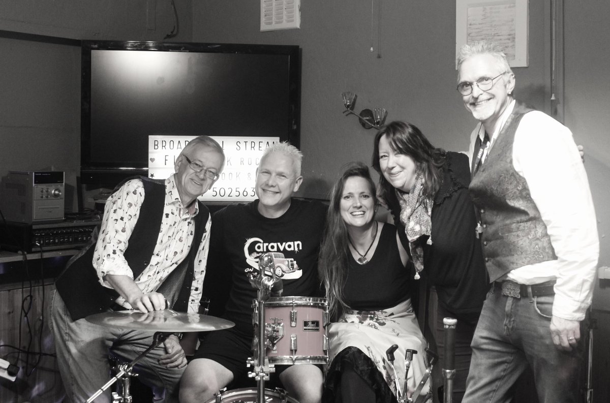 BroadMillStream's tweet image. A great night in Stourbridge, hope to be back soon . #stourbridge #folkrock  #folkrockband #livemusic #folkrock