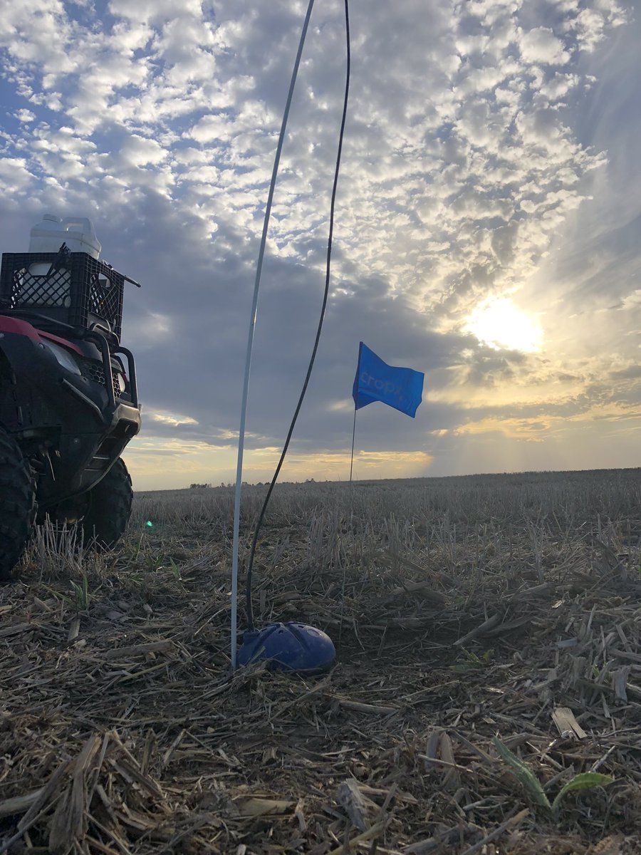 ECSeeds's tweet image. Soil moisture probes going in just behind the planters.   #plant23 #irrigate23 #humidifiers