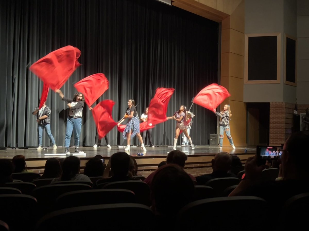 scucfinearts's tweet photo. Steele HS Band last concert of the year! #DanOrban #AsphaltCocktail https://t.co/3gK9J79MWk