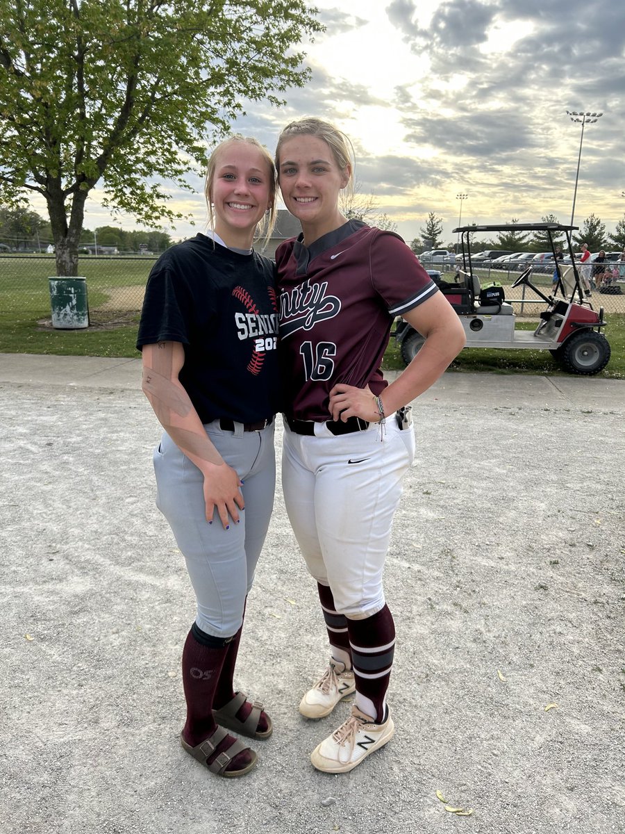 r_sarv16's tweet photo. Love seeing my @PeoriaSluggers sisters!!! https://t.co/44mMUsDUK3