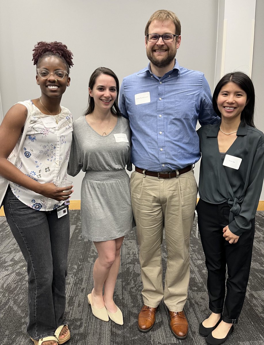 Had a great time at the ⁦@WashU_MRC⁩ symposium hanging with ⁦@nicole_g_13⁩ ⁦@FeiniQu⁩ ⁦@SadeWill93⁩! Amazing friends and #orthoresearch at ⁦@washu_ortho_res⁩