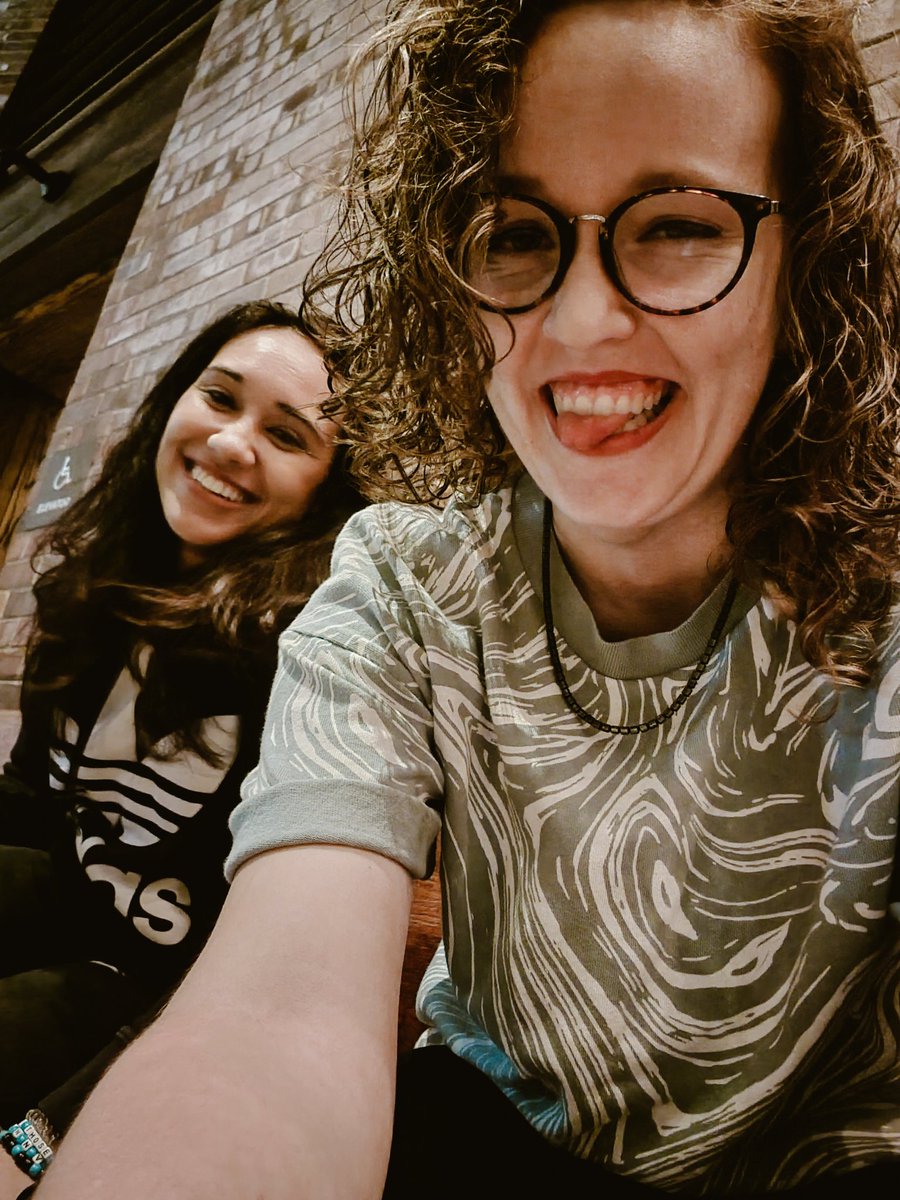 hello twitter please appreciate my colony house fit because none of these cowboy hat country tourists will